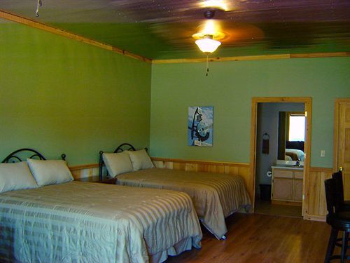 Bluestown Inn Кларксдейл Экстерьер фото
