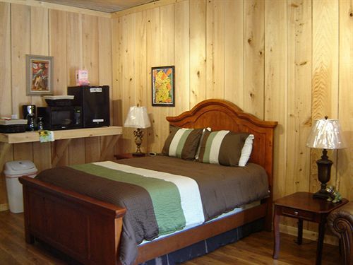 Bluestown Inn Кларксдейл Экстерьер фото